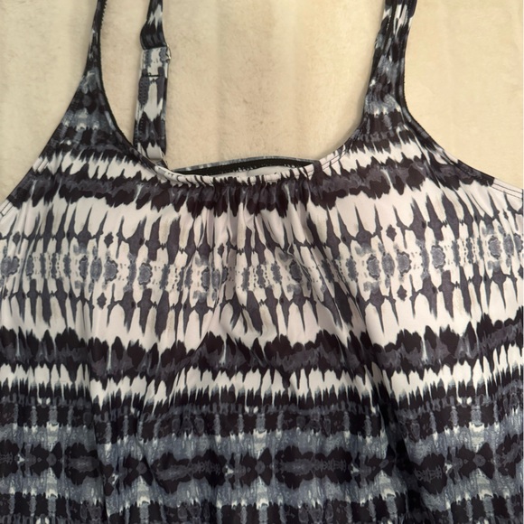 NWT Yonique Blouson Tankini loose fit two piece. Size large. - Picture 5 of 13
